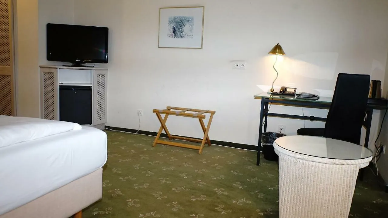 Entree Gross Borstel Garni Hotel Hamburg-Harburg 4*,